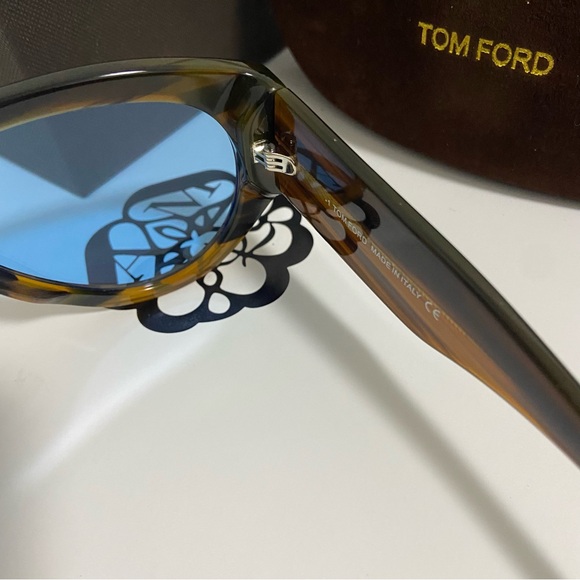Tom Ford Sunglasses with Blue Lenses and Brown Frame - Picture 2 of 10